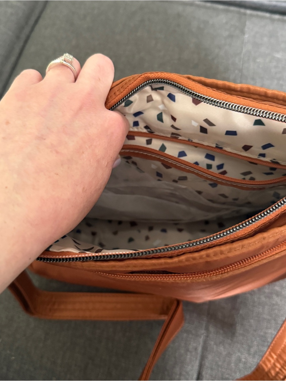 NWT Lug Shimmy SE Crossbody Purse in Copper Brown - Picture 8 of 11